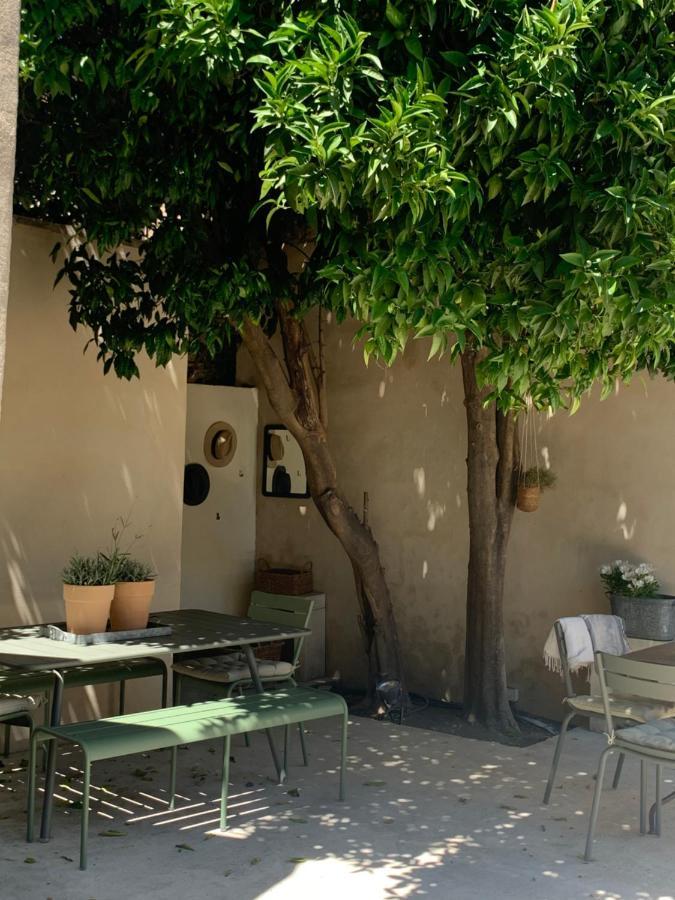 La Maison De Cerise Fourques  Exterior photo